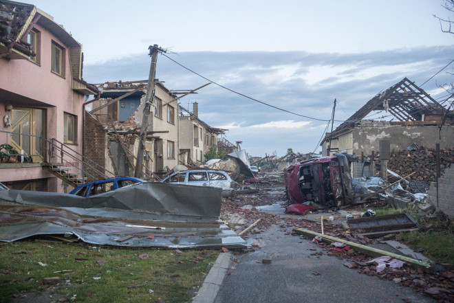 Cộng đồng người Việt tại Séc đoàn kết khắc phục hậu quả thiên tai ảnh 1