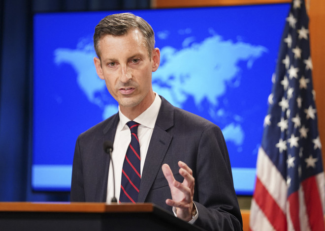 Người phát ngôn Bộ Ngoại giao Mỹ Ned Price trong cuộc họp báo tại Washington DC., ngày 16/8/2021. (Ảnh: AFP/TTXVN) Mỹ có kế hoạch B nếu đàm phán hạt nhân Iran không thành công ảnh 1