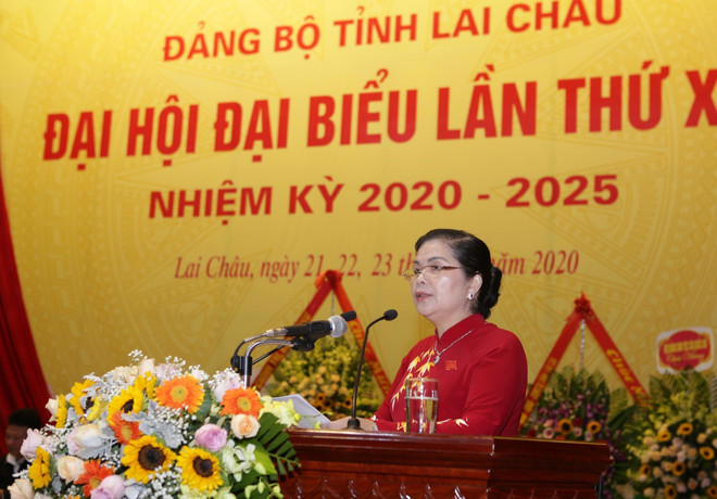 Bí Thư Tỉnh ủy Lai Châu Giàng Páo Mỷ phát biểu khai mạc Đại hội. (Ảnh: Quý Trung/TTXVN) Ông Phạm Minh Chính chỉ đạo Đại hội Đảng bộ tỉnh Lai Châu lần thứ XIV ảnh 1