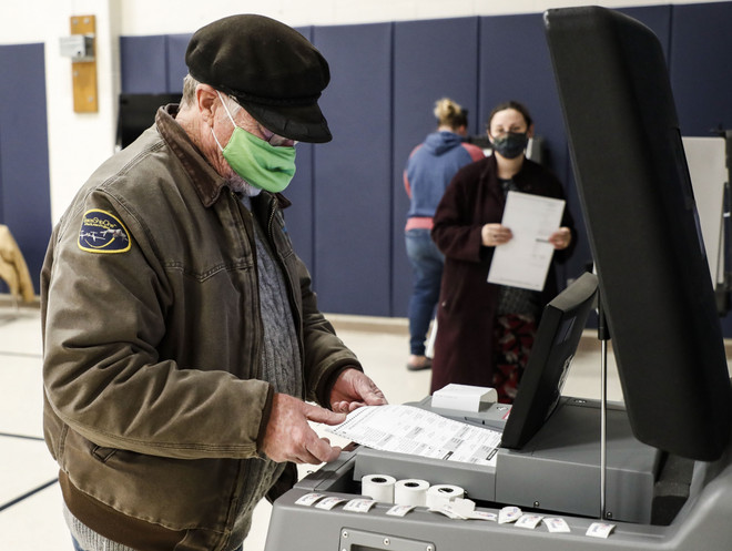 Bầu cử Mỹ 2020: Tổng thống Trump "thắng lớn" ở các bang chiến địa ảnh 1