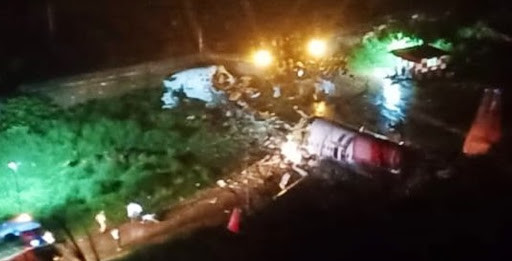 Máy bay chở gần 200 hành khách trượt đường băng tại Ấn Độ ảnh 1