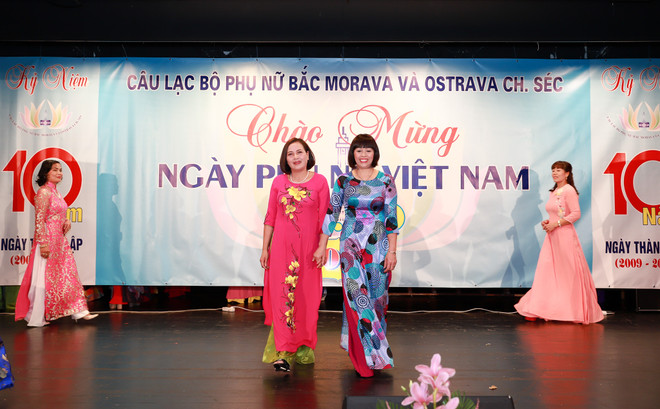 Phụ nữ Việt tại Séc khẳng định vai trò trong quá trình hội nhập ảnh 2