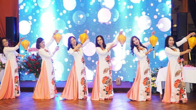 Phụ nữ Việt tại Séc khẳng định vai trò trong quá trình hội nhập ảnh 3