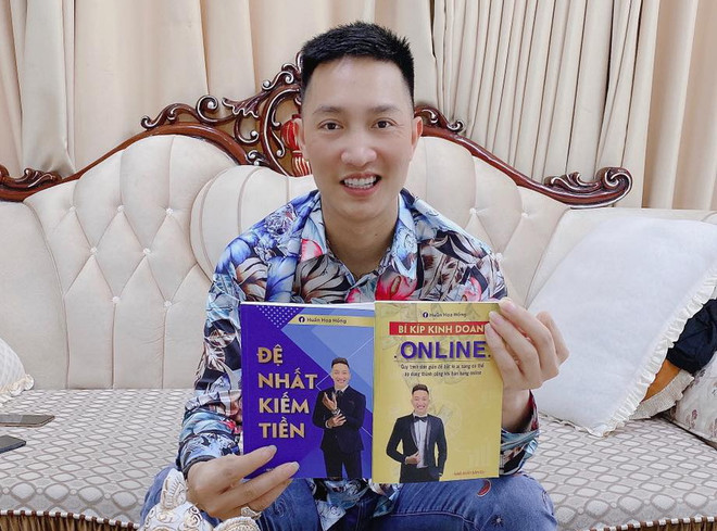 Xử phạt hành chính Huấn "Hoa hồng" vì xuất bản và bán sách trái phép ảnh 1