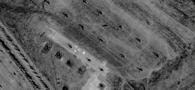 NATO công bố ảnh Nga ồ ạt triển khai quân sát biên giới Ukraine ảnh 2