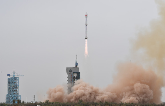 Tên lửa đẩy Trường Chinh-4B được phóng mang theo vệ tinh Hải Dương-2C. (Nguồn: globaltimes.cn) Trung Quốc phóng vệ tinh mới để giám sát môi trường đại dương ảnh 1