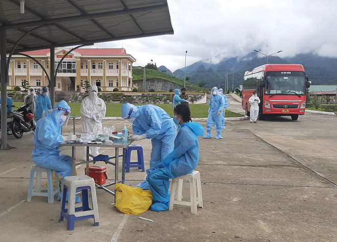 Lai Châu tiếp nhận công dân từ Bắc Giang về cách ly tập trung ảnh 1