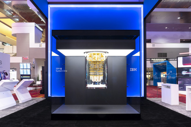 Máy tính lượng tử IBM Q Systems One. (Nguồn: asiablockchainreview.com) Thủ tướng Đức ca ngợi máy tính lượng tử thương mại đầu tiên ở châu Âu ảnh 1