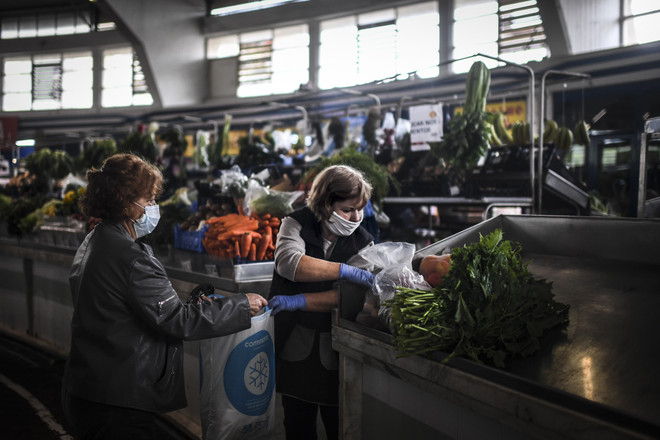 Anh kêu gọi tuân thủ quy định cách ly, Bồ Đào Nha siết chặt phòng dịch ảnh 1