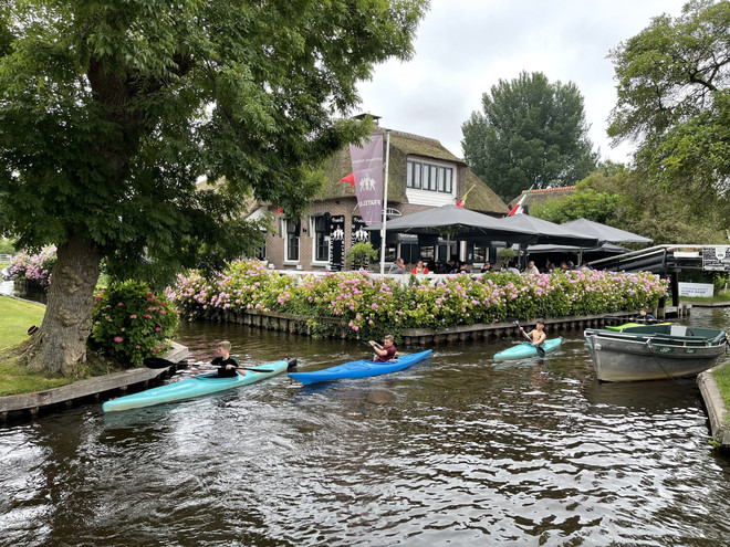 "Thiên đường" Giethoor - Nơi con người, thiên nhiên và du lịch hòa hợp ảnh 4