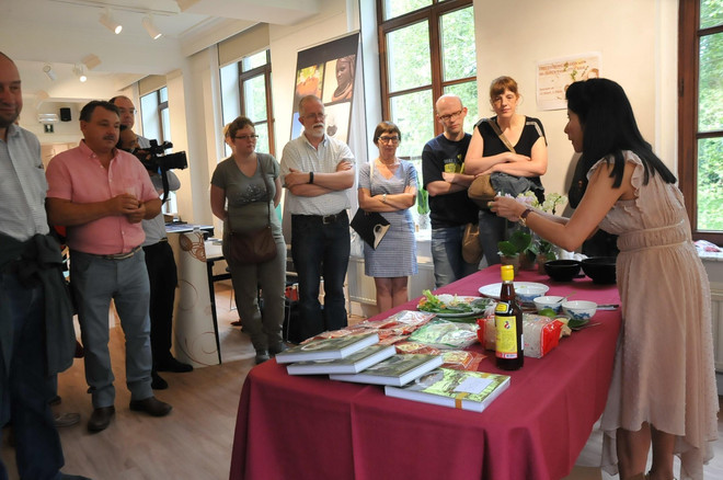 Duyên dáng tà áo dài trong Ngày Việt Nam tại Vương quốc Bỉ ảnh 2