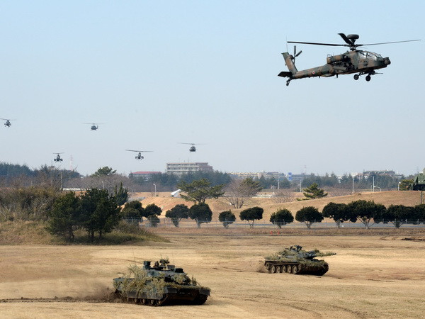 Nhật Bản cân nhắc hợp pháp hóa việc cử binh sỹ ra nước ngoài ảnh 1