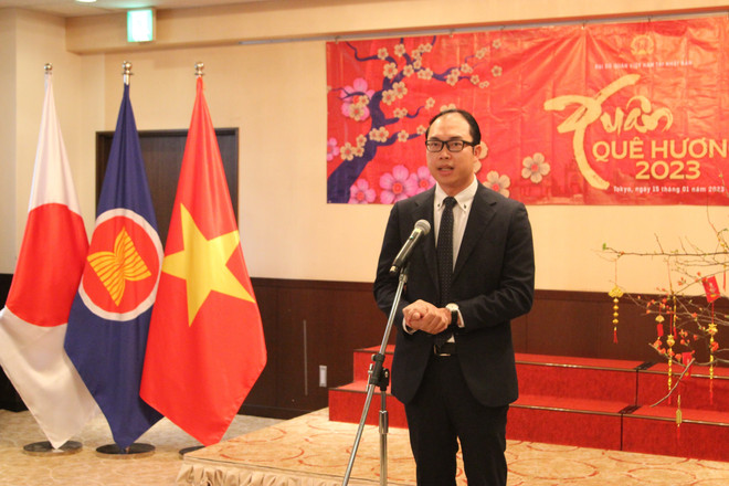 Ông Nguyễn Hồng Sơn, Trưởng ban liên lạc thành lập Liên hiệp Hội người Việt Nam tại Nhật Bản, phát biểu tại Tết Cộng đồng năm 2023. (Ảnh: Đào Thanh Tùng/TTXVN) Tăng cường gắn kết trong cộng đồng người Việt Nam tại Nhật Bản ảnh 2