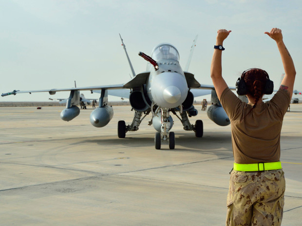 [Video] Máy bay Canada lần đầu tiên trực tiếp không kích IS ảnh 1