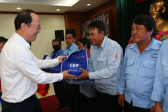 TP.HCM: Kiên quyết bài trừ tín dụng đen,​ hỗ trợ cấp vốn cho công nhân ảnh 4