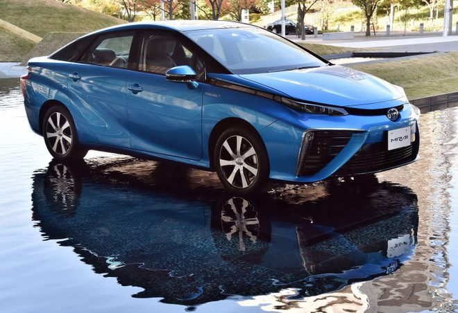 Toyota bắt đầu bán mẫu Mirai chạy pin nhiên liệu tại Nhật ảnh 1