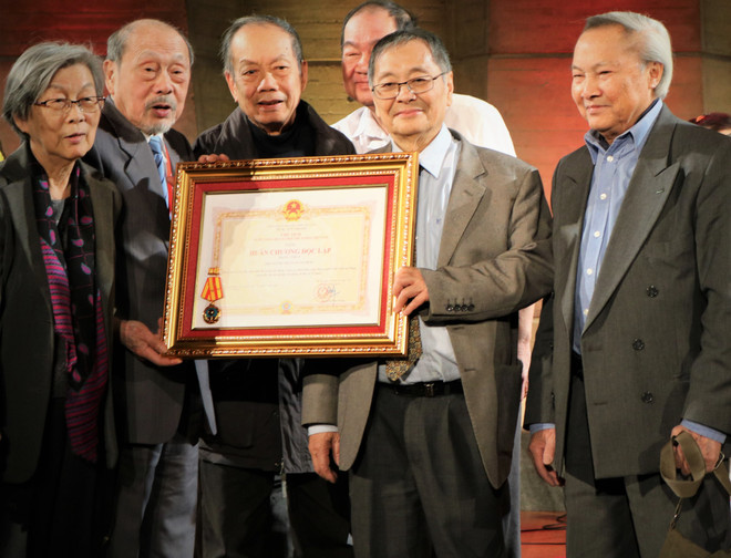 Việt kiều tại Pháp tin tưởng Việt Nam tiếp tục vững bước phát triển ảnh 1