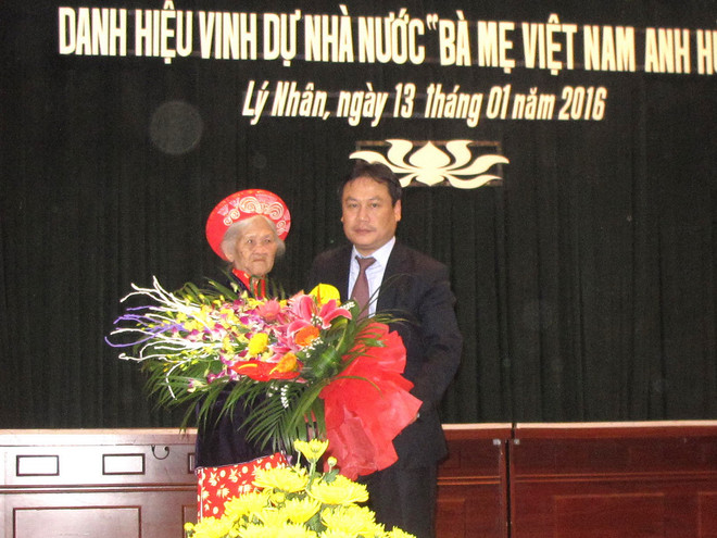 Hà Nam phong, truy tặng danh hiệu cho 23 mẹ Việt Nam Anh hùng ảnh 1