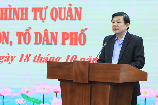 Phó Chủ tịch Ủy ban Trung ương Mặt trận Tổ quốc Việt Nam Nguyễn Hữu Dũng phát biểu tại hội thảo. (Ảnh: Minh Đức/TTXVN) Xây dựng thế trận lòng dân vững chắc bắt nguồn từ cơ sở ảnh 2