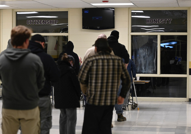 Bang chiến địa Pennsylvania: Tạm dừng kiểm phiếu tại Philadelphia ảnh 1