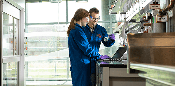 Hãng dược phẩm Eli Lilly xin cấp phép điều trị COVID-19 bằng kháng thể ảnh 1