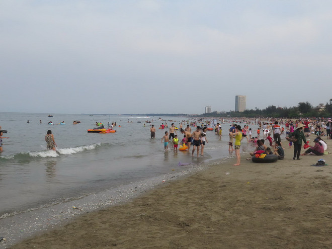 120.000 lượt du khách đến Vũng Tàu trong 2 ngày đầu nghỉ lễ ảnh 1