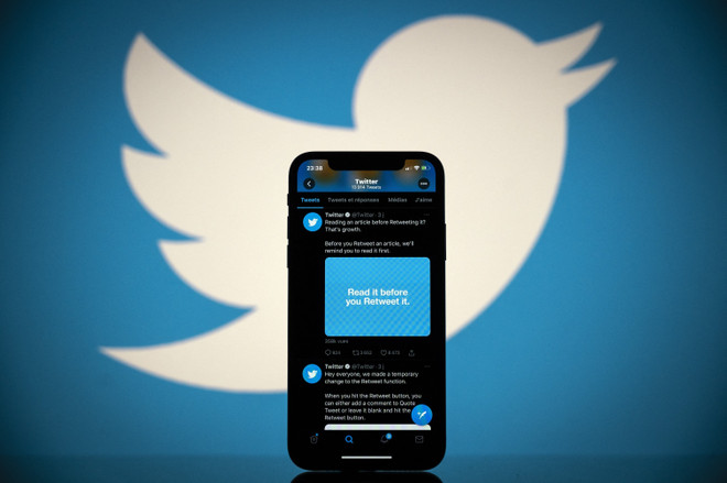 Biểu tượng của mạng xã hội Twitter. (Ảnh: AFP/TTXVN) Twitter tiếp tục cắt giảm nhân sự trên phạm vi toàn cầu ảnh 1