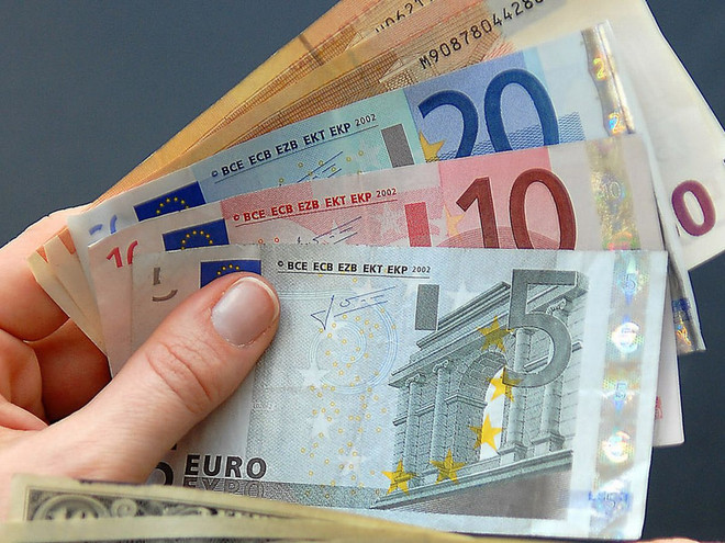 Cảnh sát châu Âu triệt phá đường dây làm tiền giả xuyên quốc gia ảnh 1