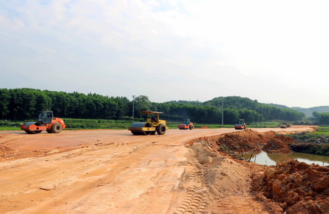 Dừng đầu tư cao tốc Hòa Bình-Mộc Châu theo hình thức đối tác công tư ảnh 1