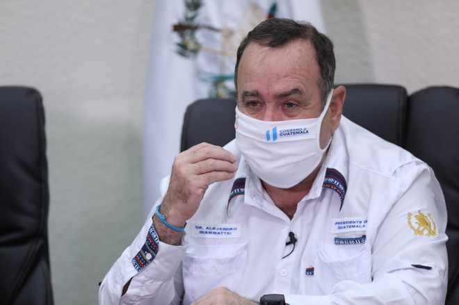 Nhân viên mắc COVID-19, Tổng thống Guatemala phải làm việc từ xa ảnh 1