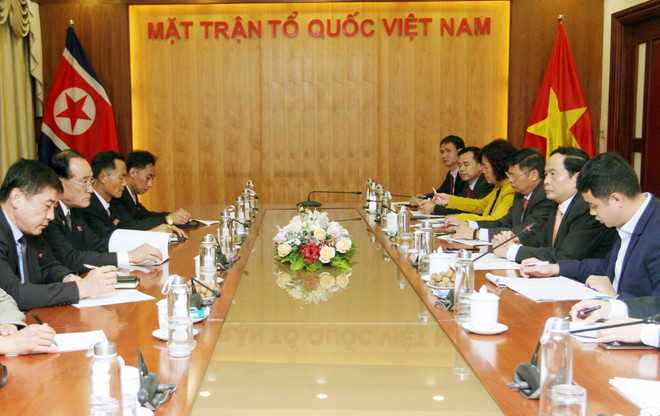 Quang cảnh buổi làm việc. (Ảnh: Nguyễn Dân/TTXVN) Chủ tịch Ủy ban Trung ương MTTQ tiếp đoàn đại biểu Triều Tiên ảnh 1
