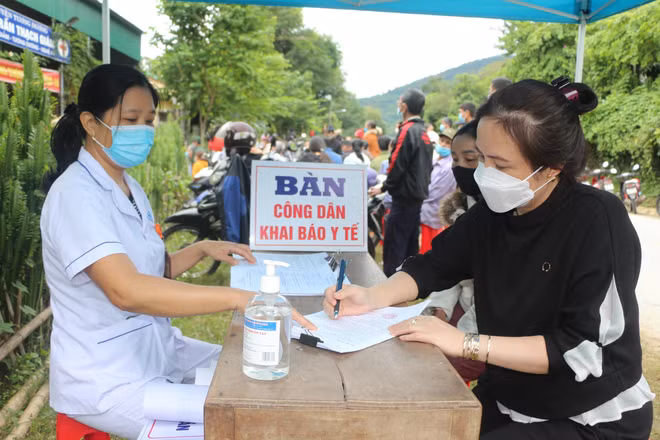 Nghệ An khống chế, giảm thiểu ca nhiễm mới từ ngoại tỉnh trở về ảnh 1