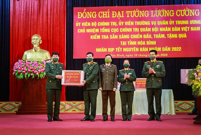 Đại tướng Lương Cường kiểm tra công tác sẵn sàng chiến đấu ở Hòa Bình ảnh 2