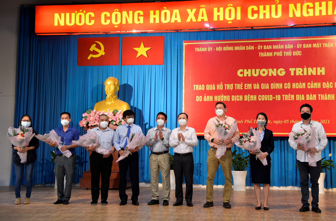 Him Lam Land hỗ trợ các gia đình, trẻ em có hoàn cảnh khó khăn do dịch ảnh 2