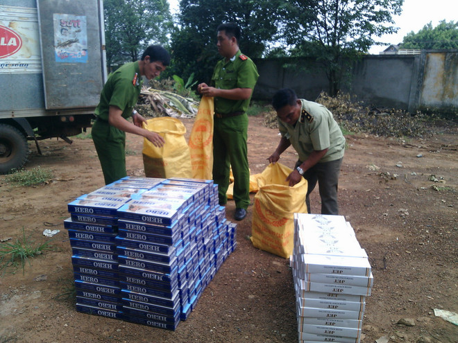 Thành phố Hồ Chí Minh triệt phá đường dây buôn thuốc lá lậu ảnh 1