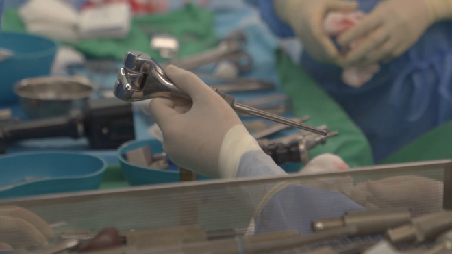 Vinmec thực hiện ca thay khớp tăng trưởng đầu tiên tại Việt Nam ảnh 2