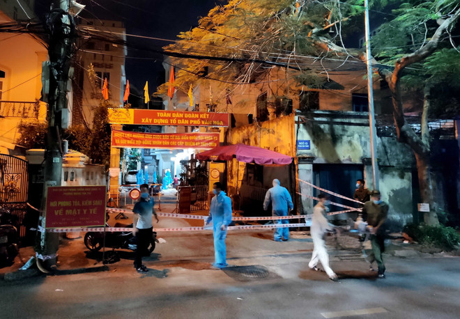 ​Hy sinh thầm lặng của các “chiến sỹ áo trắng” ở tuyến đầu chống dịch ảnh 2