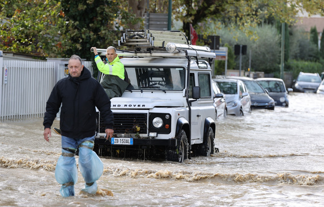 Italy thiệt hại hàng tỷ USD do lũ lụt và thời tiết cực đoan ảnh 1