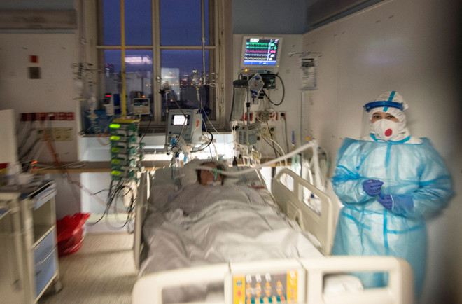 Séc ghi nhận ca nhiễm biến thể virus Nam Phi, chuẩn bị có thêm vắcxin ảnh 1