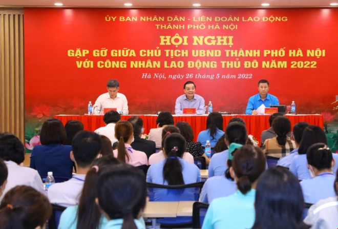 Chủ tịch UBND Hà Nội gặp gỡ, đối thoại với công nhân lao động ảnh 1