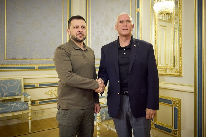 Cựu Phó Tổng thống Mỹ Mike Pence bất ngờ có chuyến thăm Ukraine ảnh 1