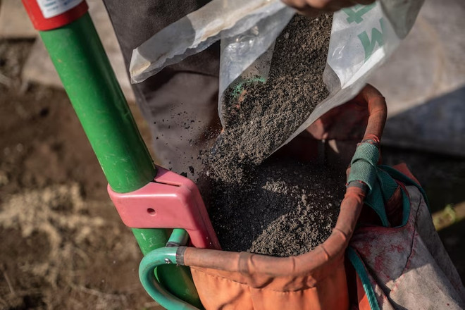 Nhật Bản khuyến khích sử dụng chất thải con người làm phân bón ảnh 2