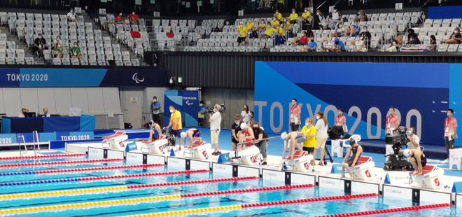 Các kình ngư thi đấu tại Paralympic Tokyo 2020. (Ảnh: TTXVN phát) Paralympic: Võ Thanh Tùng dừng bước ở vòng loại nội dung bơi sở trường ảnh 1