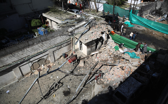 Hiện trường một vụ tấn công do Taliban tiến hành tại Kabul ngày 9/5 (Ảnh: THX/TTXVN) Afghanistan: Taliban tấn công, sát hại nhiều nhân viên an ninh ảnh 1