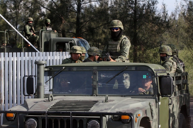 Mexico: Cảnh sát đấu súng với tội phạm ma túy, 44 người thiệt mạng ảnh 1