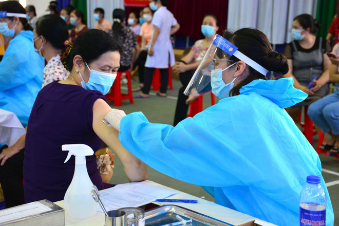 Bộ Y tế: Người dân có thể tiêm 2 mũi vaccine ở địa phương khác nhau ảnh 2