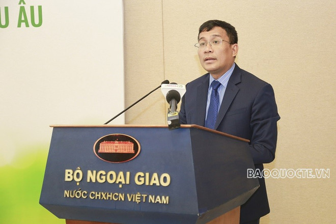 Thứ trưởng Bộ Ngoại giao Nguyễn Minh Vũ phát biểu tại Tọa đàm. (Nguồn: baoquocte.vn) Tọa đàm đẩy mạnh xuất khẩu rau quả Việt Nam sang Liên minh châu Âu ảnh 2