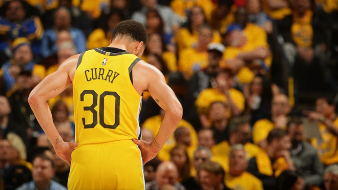 Mất cả Durant và Thompson, Warriors không thể lật ngược thế cờ trước Raptors. (Ảnh: GQ) Toronto Raptors khiến Golden State Warriors trở thành “cựu vương” NBA ảnh 1