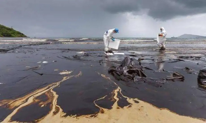 Công ty Kuwait kích hoạt “tình trạng khẩn cấp” sau sự cố tràn dầu ảnh 1