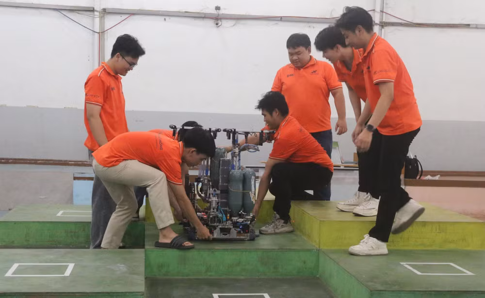 vna-potal-robocon-viet-nam-san-sang-chinh-phuc-dau-truong-quoc-te-8804977.jpg